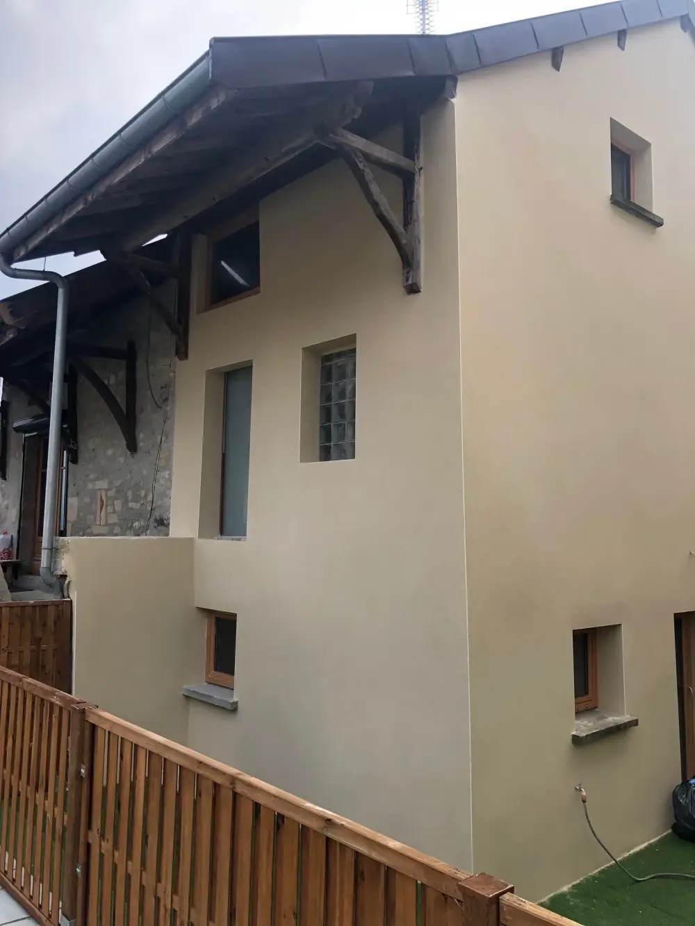 Rénovation+finition+gratté+CONTAMINES+SARZIN+2-1920w
