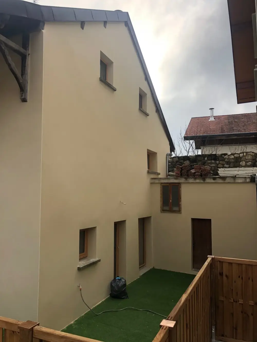 Rénovation+CONTAMINES+SARZIN+APRES+Finition+gratté-1920w