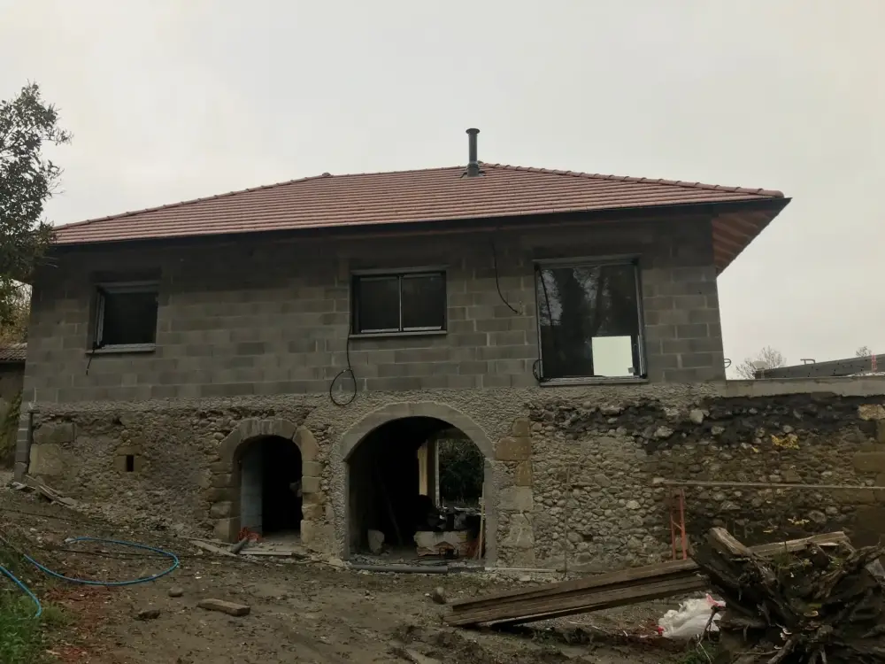 Rénovation+avant+à+VAULX-1920w